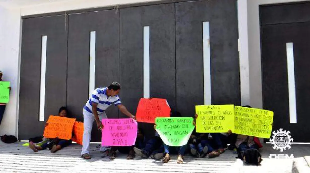 Chilpancingo - exigen a la sedatu concluir las casas